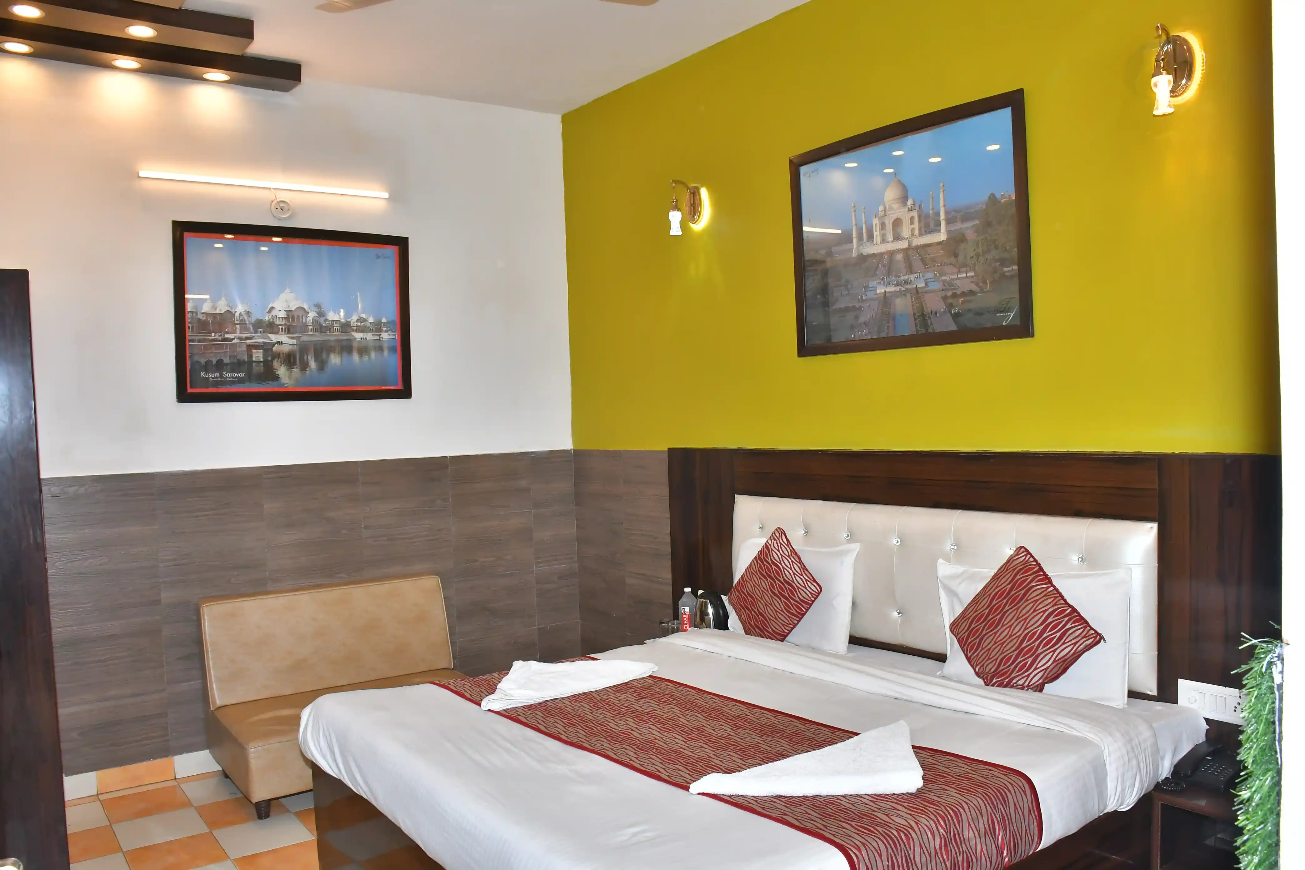 Attached bathroom in a Deluxe room at Hotel Sidhartha